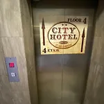 City Hotel فندق