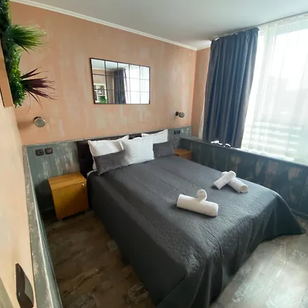 City Hotel Hotel 2*